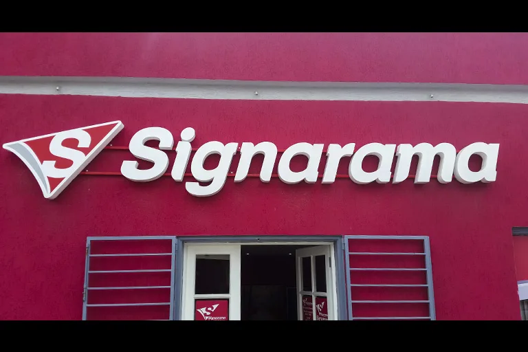 Enseigne en lettres boitier Signarama