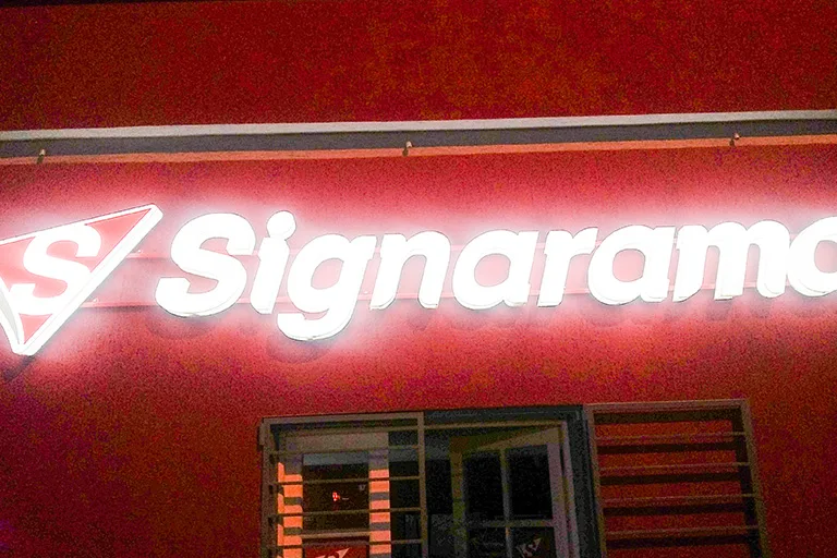 Enseigne en lettres boitier Signarama
