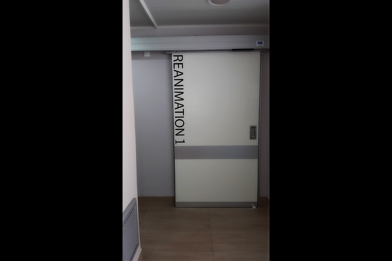 Lettres découpées Reanimation