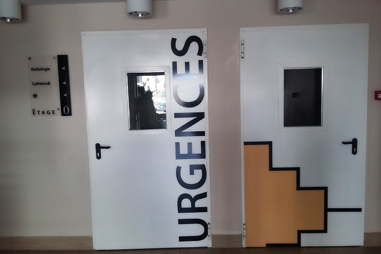 Lettres découpées Urgences