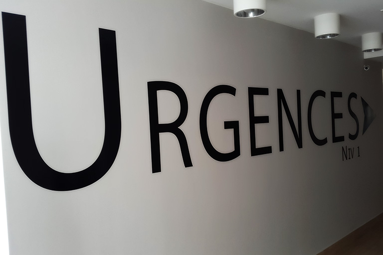 Lettres découpées Urgences