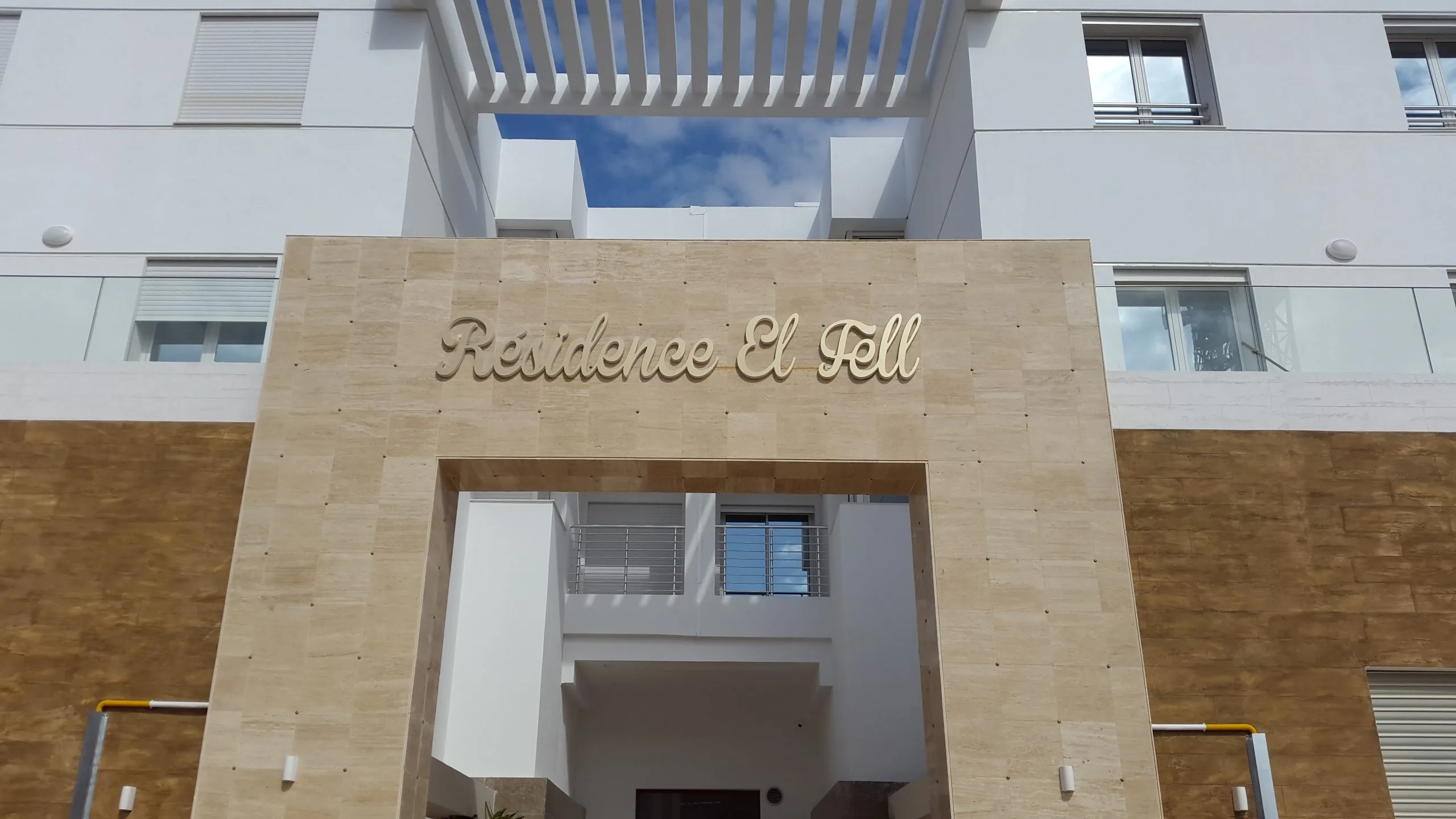 Enseigne en lettres boitier Résidence el Fell