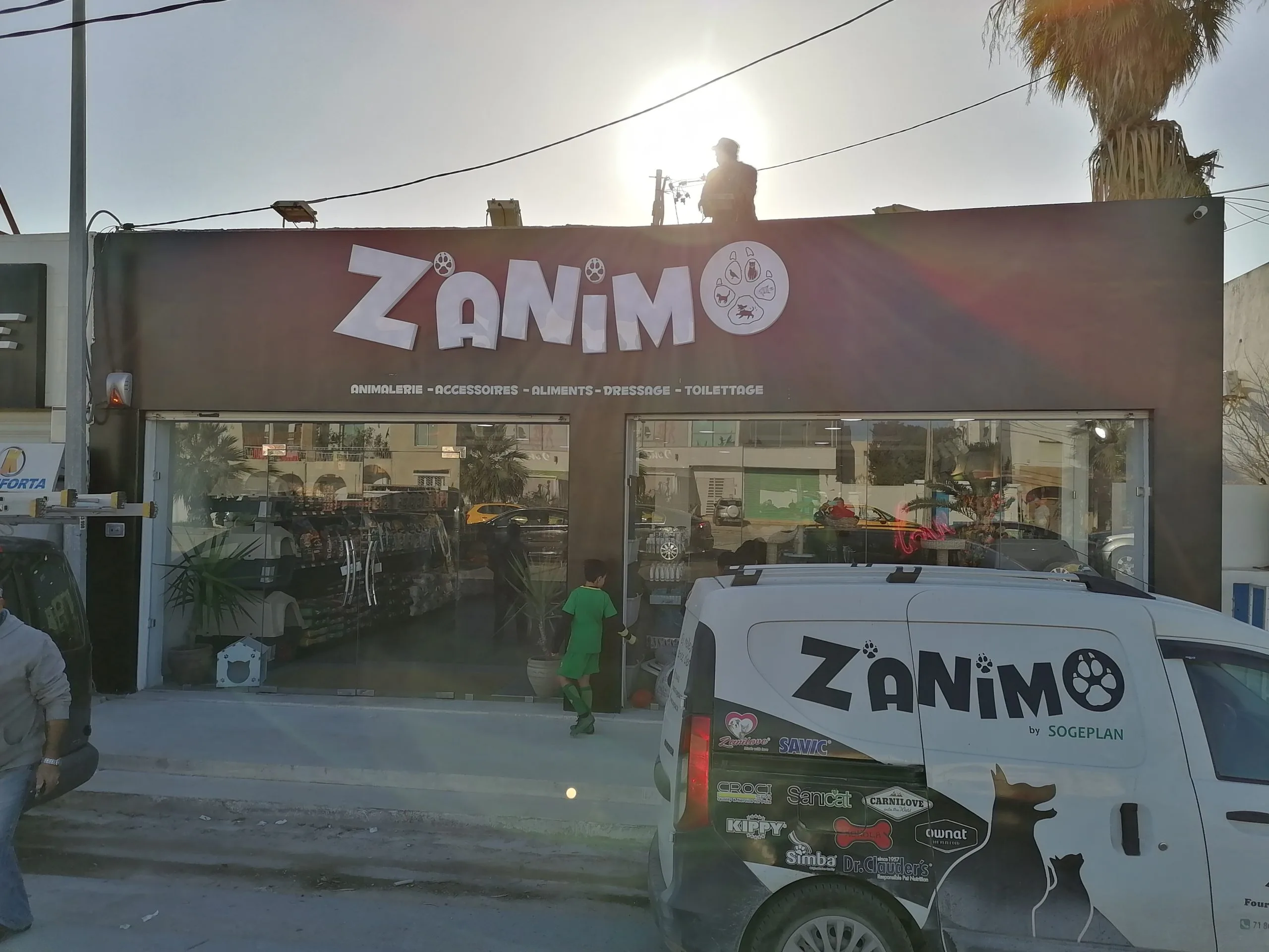 Enseigne en lettres boitier Zanimo
