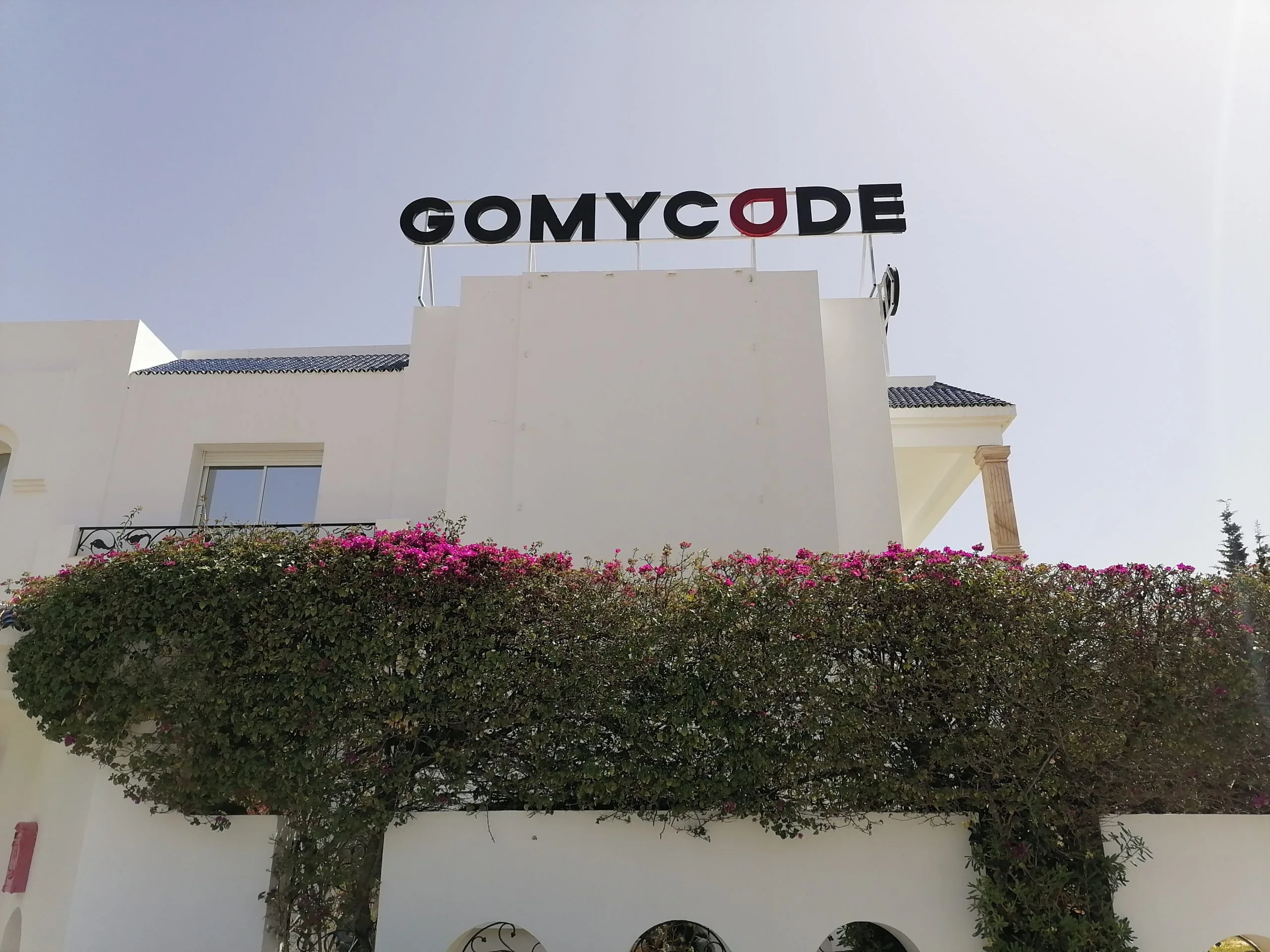Enseigne en lettres boitier Gomycode