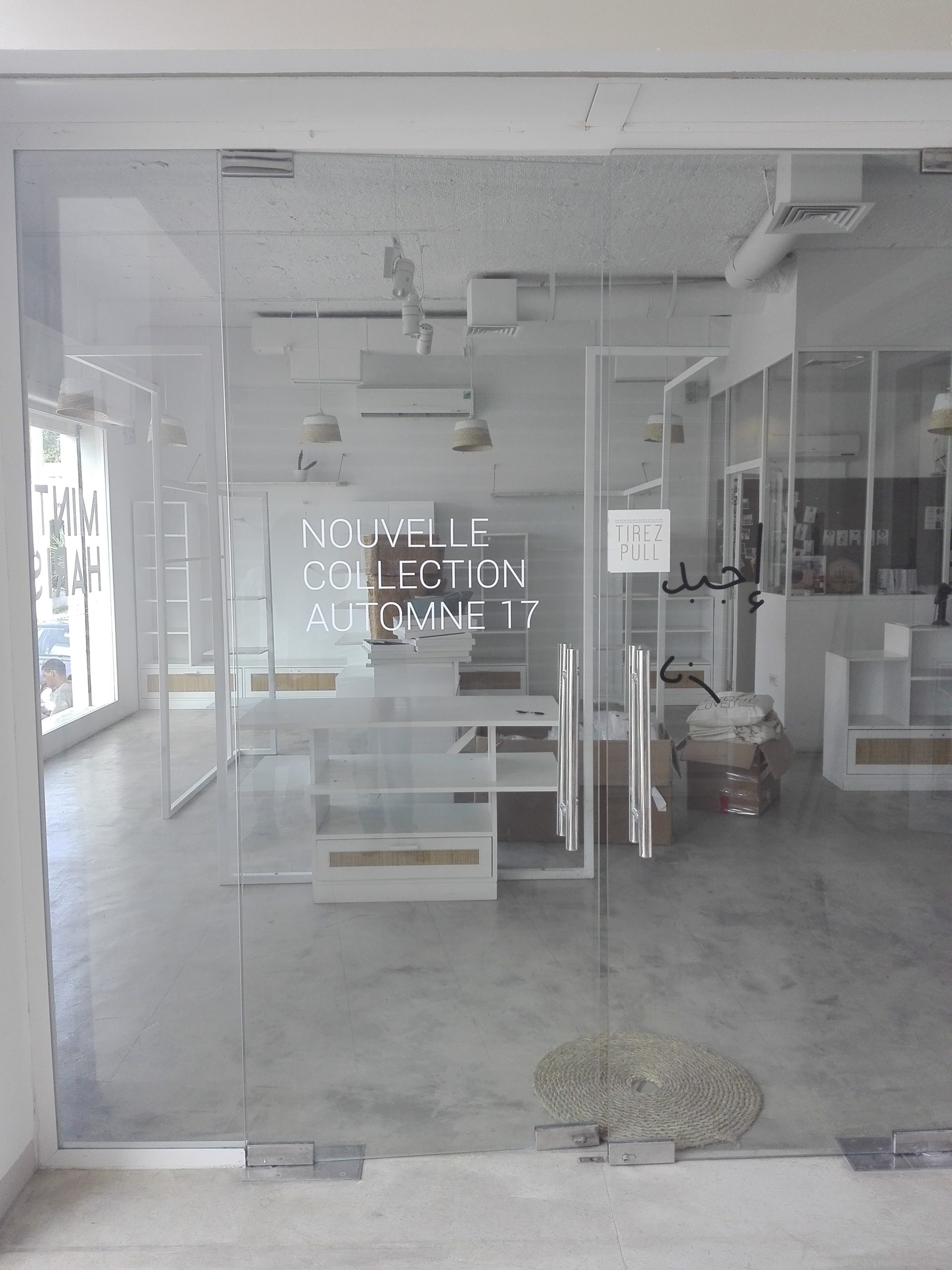 Stickers et lettrage vitrine