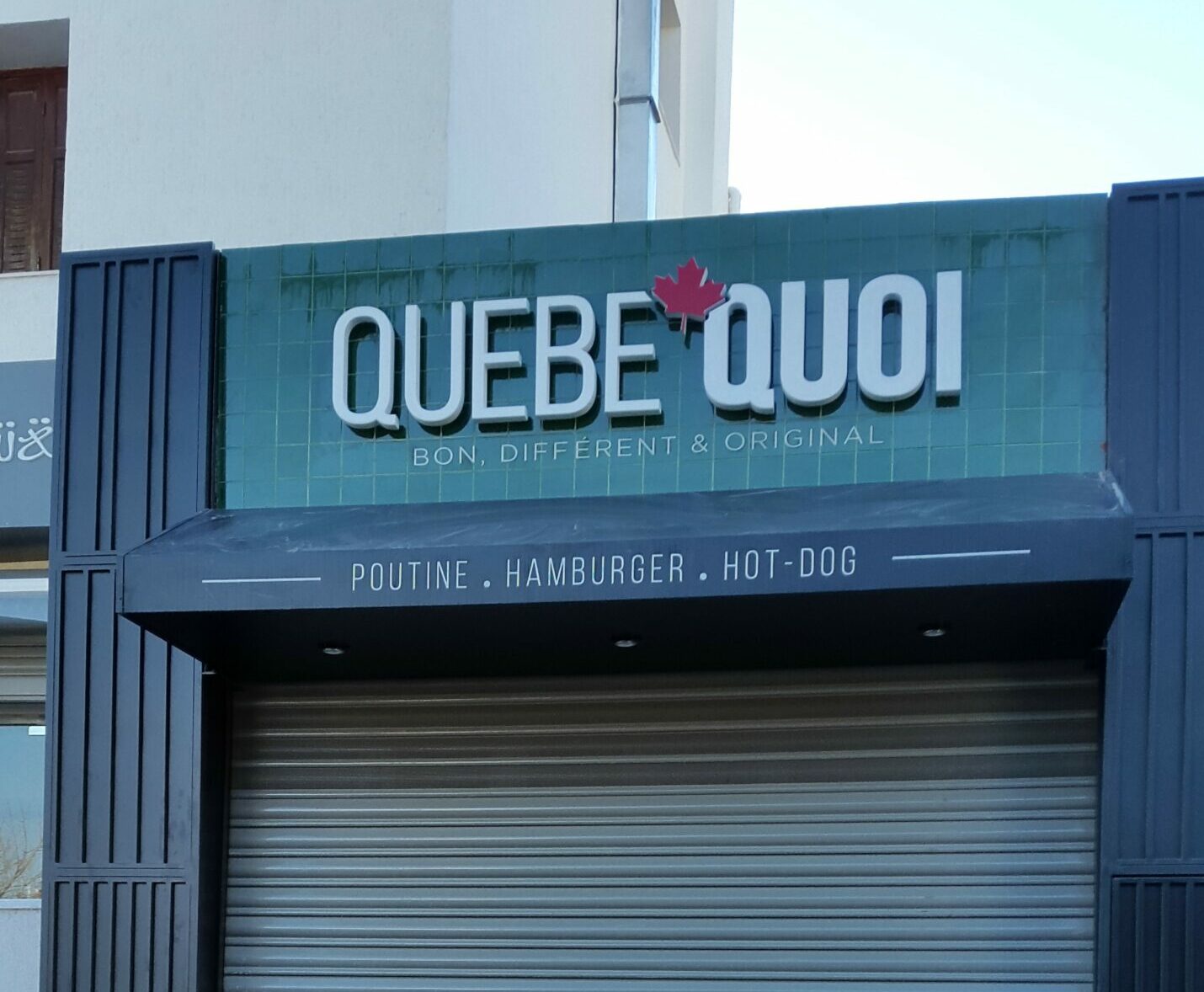 Enseigne non lumineuse en Lettres découpées – Quebe Quoi