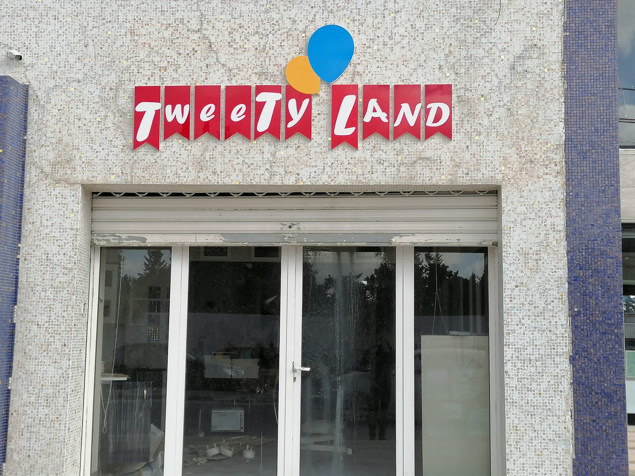 Enseigne non lumineuse en Lettres découpées – Tweety