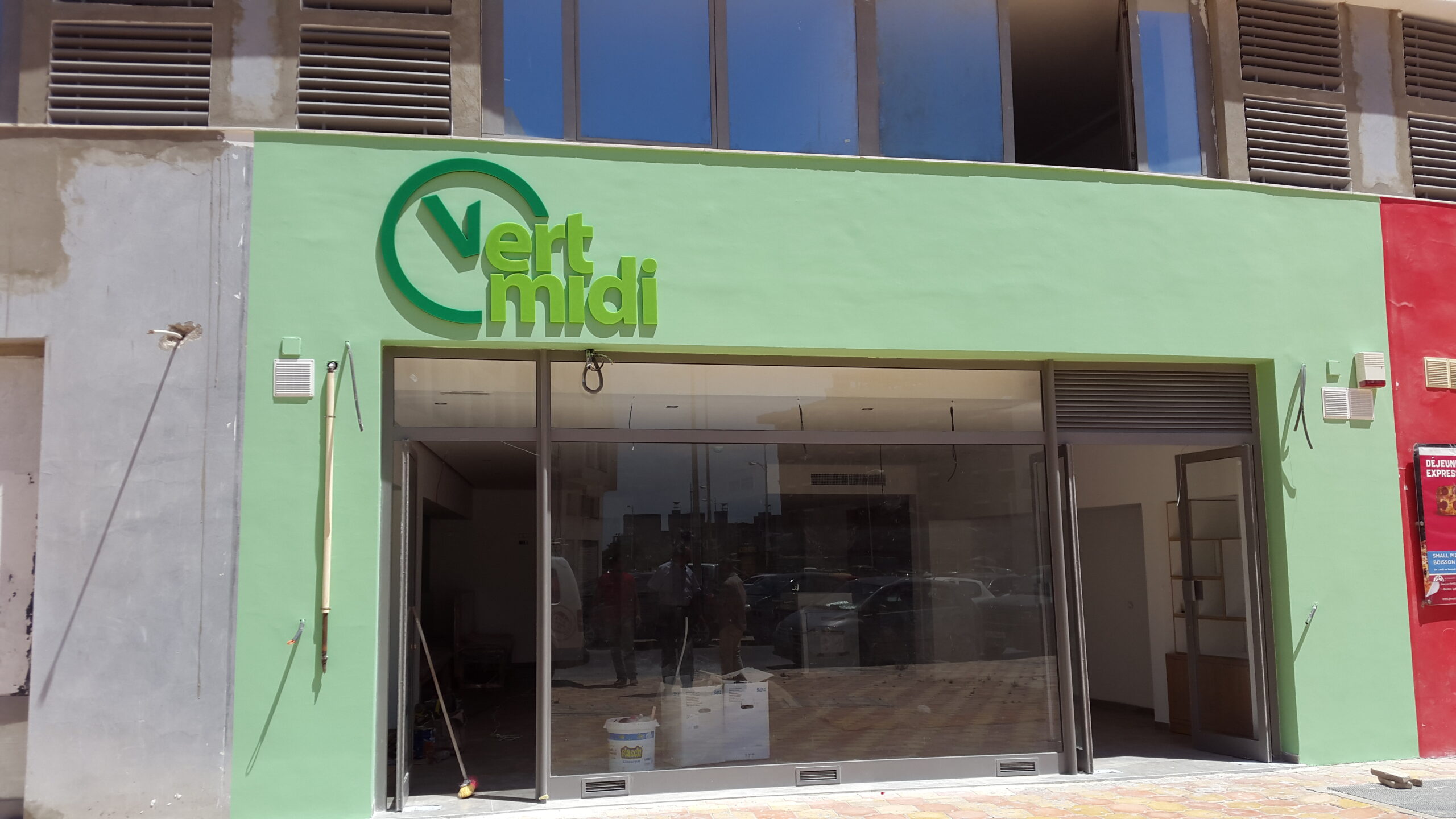 Enseigne non lumineuse en Lettres découpées – Vert midi