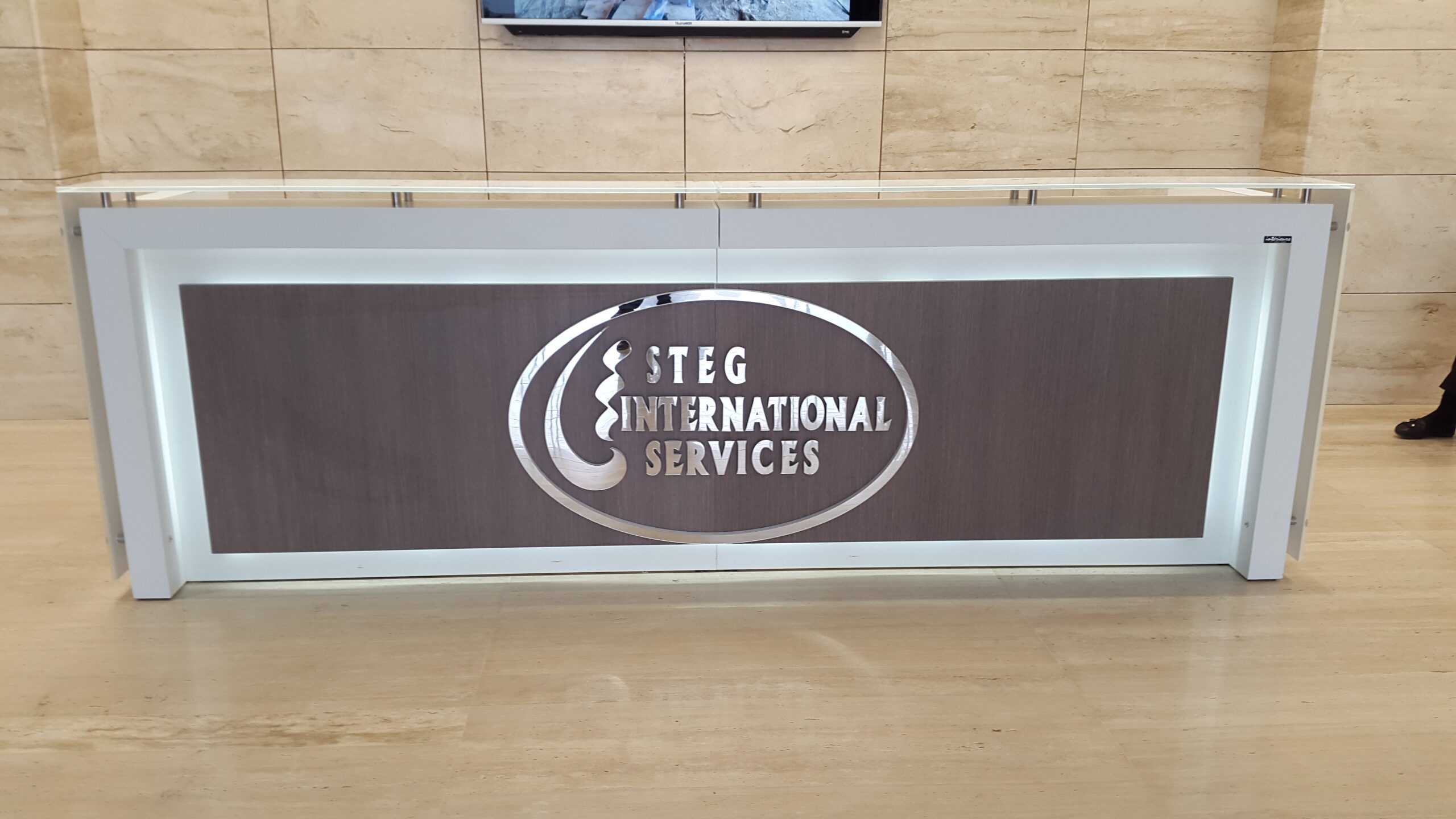 Enseigne non lumineuse en Lettres découpées – steg