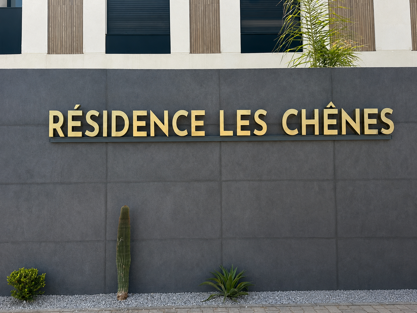 Enseignes en lettres boitier