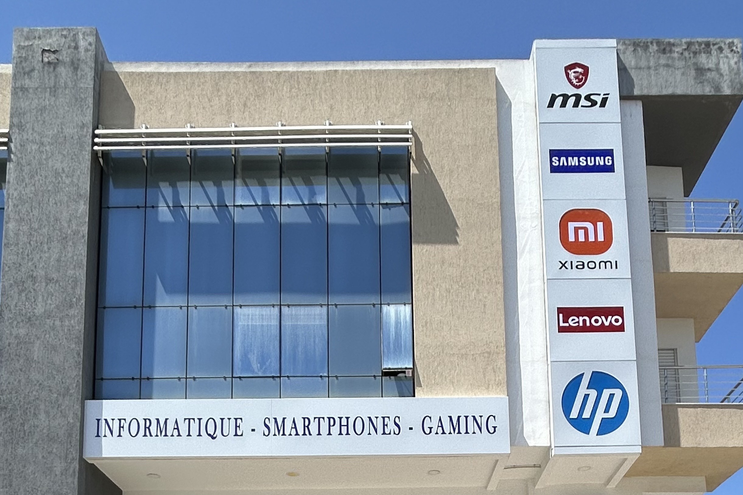 Enseignes en Caisson – Z STOR